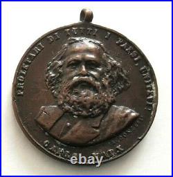 71. Médaille. Karl Marx. Fête du Travail 1er Mai journées de 8 heures Donzelli
