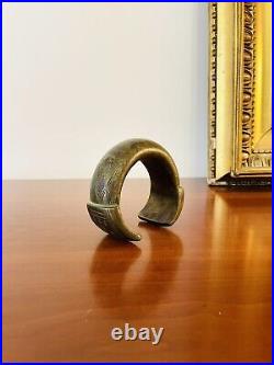 ANCIEN GROS BRACELET D'ESCLAVE EN BRONZE GRAVÉ XIX Siècle ART PREMIER AFRICAIN