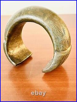 ANCIEN GROS BRACELET D'ESCLAVE EN BRONZE GRAVÉ XIX Siècle ART PREMIER AFRICAIN