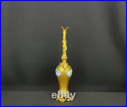 Aiguière en Porcelaine Chinoise et Bronze Doré, XIXe Siècle Aiguière en Porcelaine Chinoise et Bronze Doré, XIXe Siècle