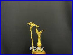 Aiguière en Porcelaine Chinoise et Bronze Doré, XIXe Siècle Aiguière en Porcelaine Chinoise et Bronze Doré, XIXe Siècle