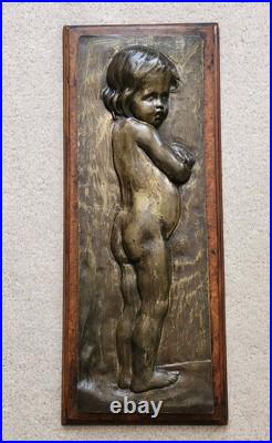 Ancien Bas-relief en Bronze Patiné signé BOUCHARDON Enfant Nu XIXe siècle Ancien Bas-relief en Bronze Patiné signé BOUCHARDON Enfant Nu XIXe siècle