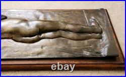 Ancien Bas-relief en Bronze Patiné signé BOUCHARDON Enfant Nu XIXe siècle Ancien Bas-relief en Bronze Patiné signé BOUCHARDON Enfant Nu XIXe siècle