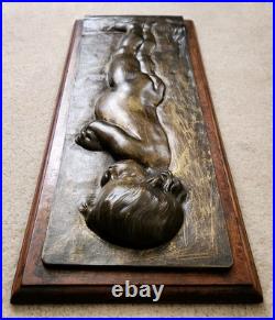 Ancien Bas-relief en Bronze Patiné signé BOUCHARDON Enfant Nu XIXe siècle Ancien Bas-relief en Bronze Patiné signé BOUCHARDON Enfant Nu XIXe siècle