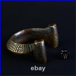 Ancien Bracelet torque Touareg XIXe siècle en bronze 6,5 cm Ethnographie Afrique