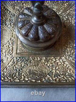 Ancien Encrier En Bronze, décor persan. XIX Siècle
