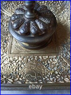 Ancien Encrier En Bronze, décor persan. XIX Siècle