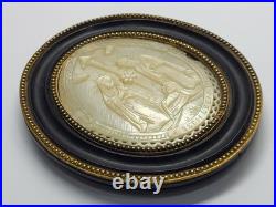 Ancien XIXe siècle. Cadre en ébène en bronze Ormolu en bronze sculpté à la ma