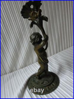 Ancien bougeoir en bronze figurant un PUTTI fin du XIX eme siècle percé en lampe