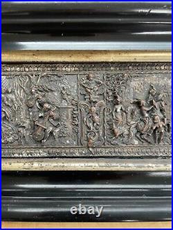 Ancien cadre bas relief en cuivre ou bronze XIX siècle Napoléon III