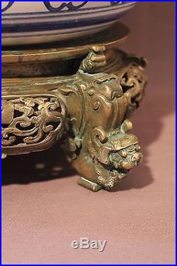 Ancien et grand cache pot céramique et bronze dans le goût de Nevers XIX siècle