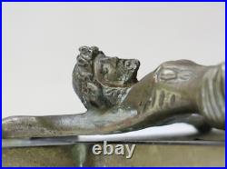 Ancien grand et beau Crucifix en bois et bronze à suspendre XIX-XXe siècle Ancien grand et beau Crucifix en bois et bronze à suspendre XIX-XXe siècle