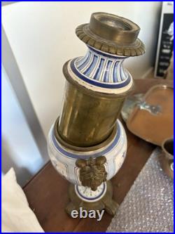 Ancien pied de lampe en porcelaine de Chantilly monture bronze XIX siècle