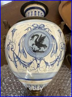 Ancien pied de lampe en porcelaine de Chantilly monture bronze XIX siècle