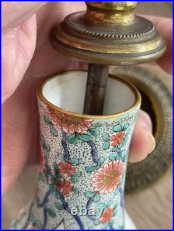 Ancien pied de lampe en porcelaine de Chantilly monture bronze XIX siècle
