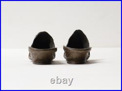 Ancienne Paire miniature de chaussures mules en bronze décorées XIX-XXe siècle