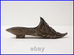 Ancienne Paire miniature de chaussures mules en bronze décorées XIX-XXe siècle