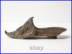 Ancienne Paire miniature de chaussures mules en bronze décorées XIX-XXe siècle