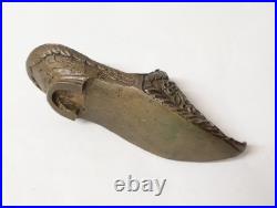 Ancienne Paire miniature de chaussures mules en bronze décorées XIX-XXe siècle