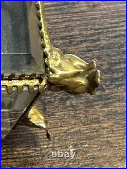 Ancienne boîte en verre biseauté et bronze intérieur capitonné XIXe siècle