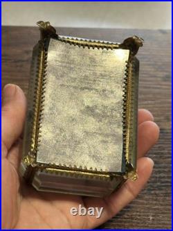 Ancienne boîte en verre biseauté et bronze intérieur capitonné XIXe siècle