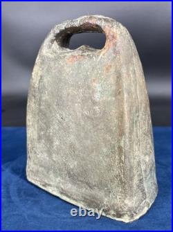 Ancienne cloche de vache en bronze XIXe siècle cloche a bétail ferme rustique