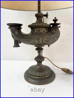 Ancienne lampe a huile mise a l'électricité XIX siècle