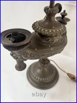 Ancienne lampe a huile mise a l'électricité XIX siècle