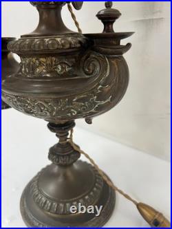 Ancienne lampe a huile mise a l'électricité XIX siècle