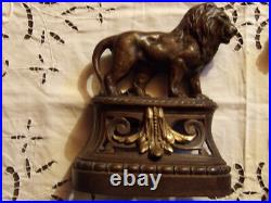 Anciens lions en bronze, barre de cheminée, âtre, décoration du XIXe siècle