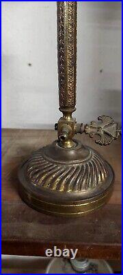 Antique Lumière À Pétrole En Bronze XIX Siècle