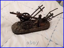 Antiquité inspiration Édouard Drouot XIX siècle charrue en bronze avec personnag