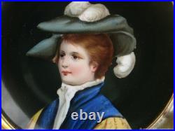 Assiette décorative ancienne Femme au chapeau en laiton en laiton XIXe siècle