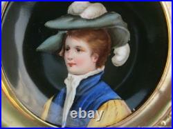 Assiette décorative ancienne Femme au chapeau en laiton en laiton XIXe siècle