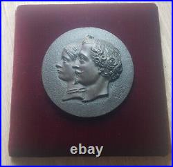 Bas relief Médaille bronze NAPOLEON III BONAPARTE IMPERATRICE EUGENIE LEBEL 1857