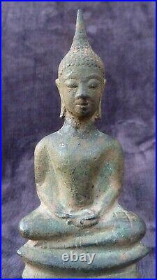 Beau Bouddha du XIX siècle en bronze sur socle