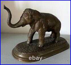 Beau bronze ciselé XIX° siècle Elephant d'Inde harnaché