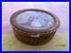 Boite-miniature-ancienne-Scene-de-vie-gravure-sur-bronze-XIX-siecle-01-pa