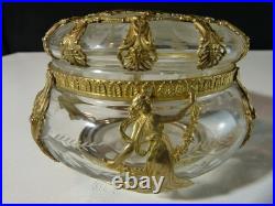 Bonbonnière boite ancienne 19 siècle XIX en cristal taillé monture bronze ciselé