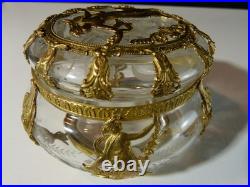 Bonbonnière boite ancienne 19 siècle XIX en cristal taillé monture bronze ciselé