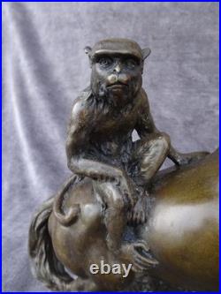 Bronze de Barye le singe sur le cheval XIX siècle Bronze de Barye le singe sur le cheval XIX siècle