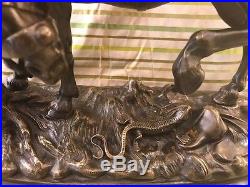 Bronze du XIX °siecle représentant un cheval de trait surpris par un lézard