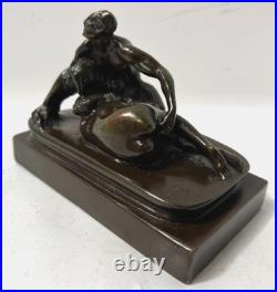 Bronze érotique a patine brune S. M XIX siècle