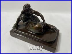 Bronze érotique a patine brune S. M XIX siècle