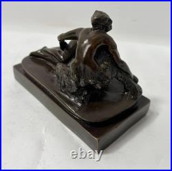 Bronze érotique a patine brune S. M XIX siècle
