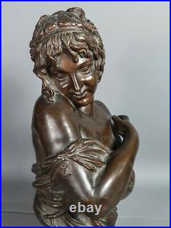 Buste jeune femme XIXe siècle, bronze patine médaille, très bel état