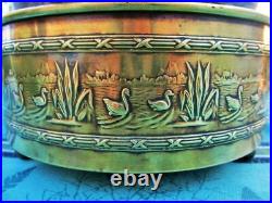 Cache pot ancien Lac de cygnes laiton bronze XIXe siècle Antique cache pot Lac d