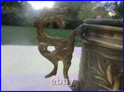 Cachepot de jardinière ancien Chimères fleurs laiton bronze XIX siècle Cachepot de jardinière ancien Chimères fleurs laiton bronze XIX siècle