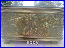 Cachepot de jardinière ancien Chimères fleurs laiton bronze XIX siècle Cachepot de jardinière ancien Chimères fleurs laiton bronze XIX siècle
