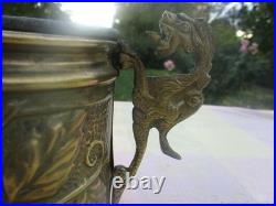 Cachepot de jardinière ancien Chimères fleurs laiton bronze XIX siècle Cachepot de jardinière ancien Chimères fleurs laiton bronze XIX siècle